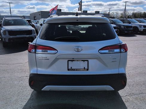 Used 2025 Toyota Corolla Cross LE w/ Moonroof Package image 6