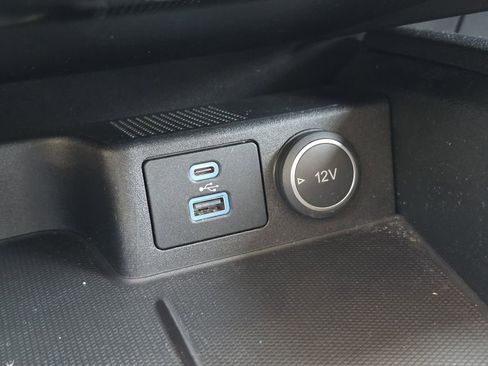 Used 2021 Ford Escape SE w/ SE Sport Appearance Package FWD image 24