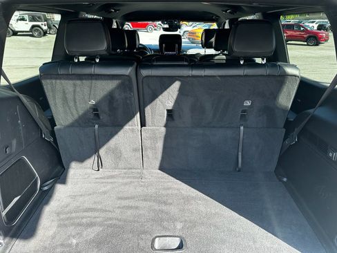 Used 2024 Jeep Wagoneer Series II w/ Flexible Seating Group AWD/4WD image 26