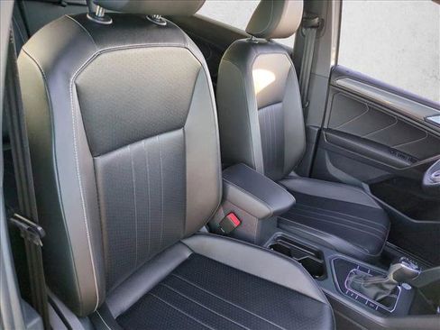 Used 2022 Volkswagen Tiguan SE R-Line image 19