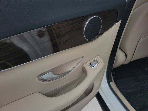 Certified 2022 Mercedes-Benz GLC 300 image 8