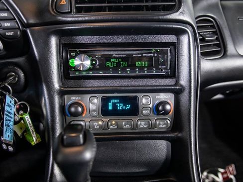 Used 1999 Chevrolet Corvette Base w/ Performance Handling Pkg image 23