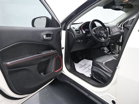 Used 2019 Jeep Compass Trailhawk w/ Popular Equipment Group AWD/4WD image 15