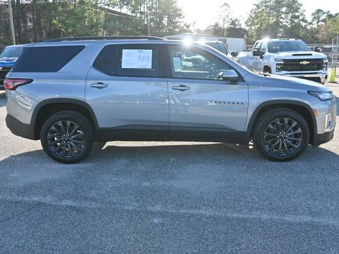 Used 2023 Chevrolet Traverse RS image 6