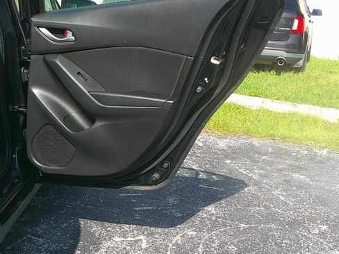 Used 2015 MAZDA MAZDA3 i Sport FWD image 22