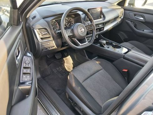 Certified 2024 Nissan Rogue SV FWD image 9