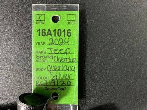 Used 2024 Jeep Grand Cherokee Overland w/ Luxury Tech Group IV image 54