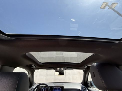 Used 2025 Mercedes-Benz GLB 250 4MATIC image 7