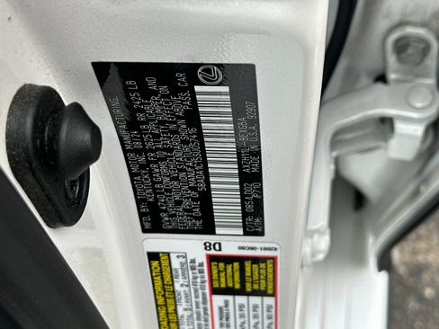 Used 2025 Lexus ES 300h w/ Premium Package FWD image 22