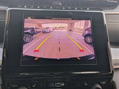 Used 2023 Jeep Grand Cherokee Altitude image 13