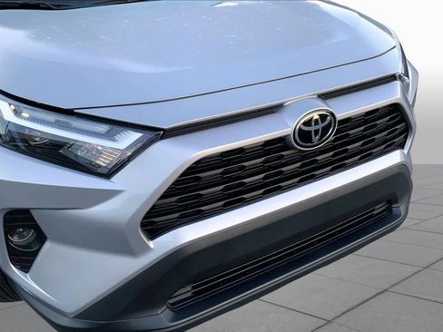 Used 2025 Toyota RAV4 XLE w/ Convenience Package FWD image 29