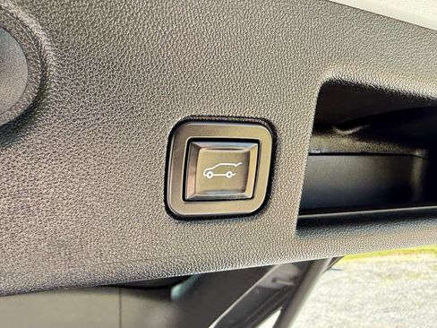 Certified 2021 Chevrolet Equinox Premier w/ Redline Edition AWD/4WD image 13
