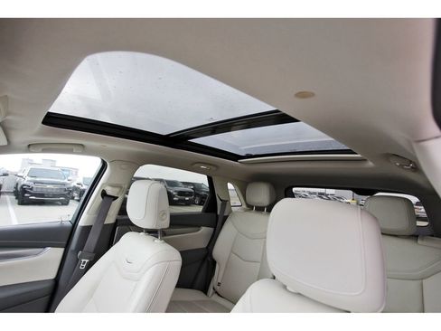 Used 2023 Cadillac XT5 Premium Luxury w/ Technology Package image 28