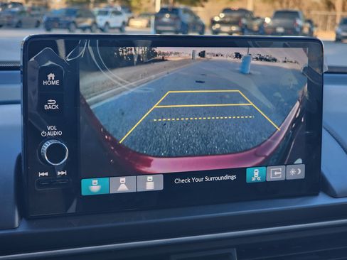 Certified 2025 Honda Pilot Touring image 21