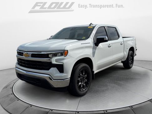 Used 2022 Chevrolet Silverado 1500 LT AWD/4WD image 3