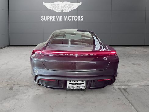 Used 2021 Porsche Taycan image 8