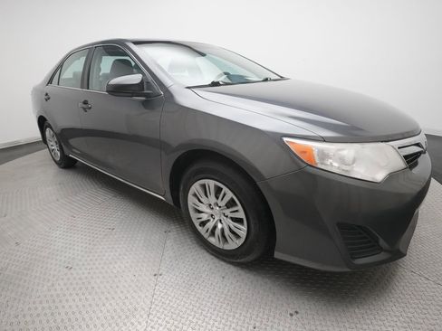 Used 2014 Toyota Camry LE FWD image 34