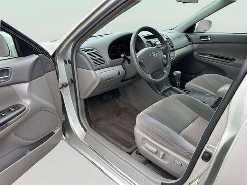 Used 2006 Toyota Camry LE FWD image 10