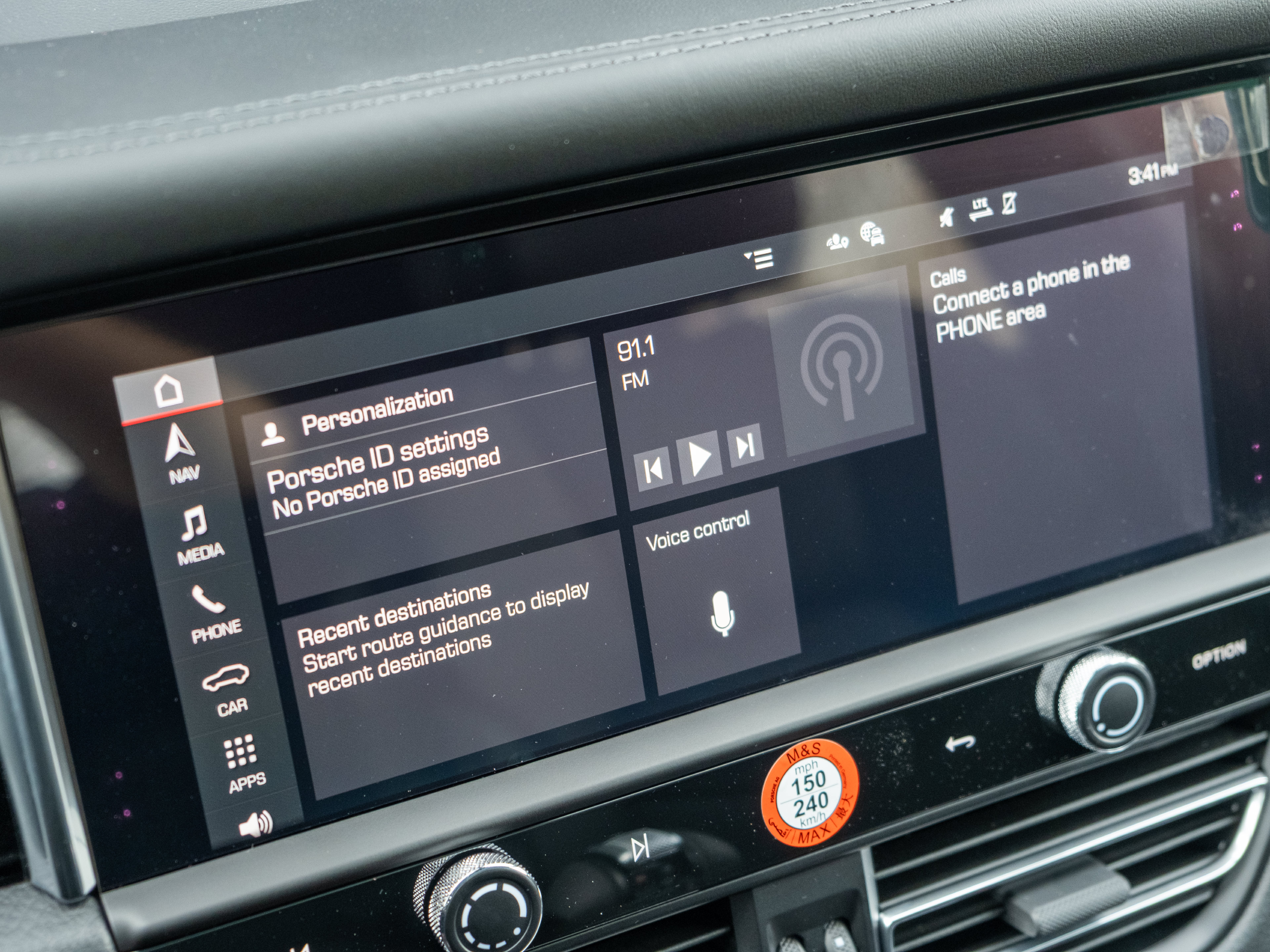 Certified 2026 Porsche Macan AWD/4WD image 28