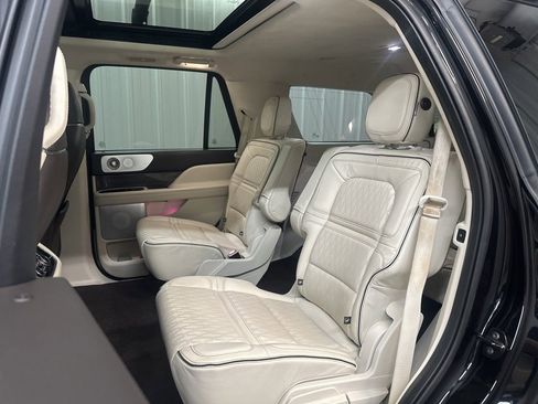 Used 2020 Lincoln Navigator Black Label w/ Cargo Convenience Package image 31