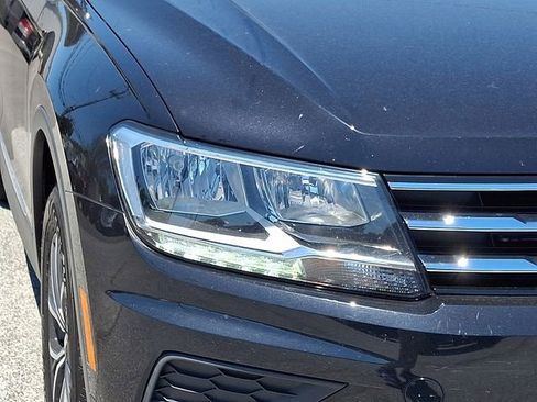 Used 2020 Volkswagen Tiguan SE w/ Panoramic Sunroof Package AWD/4WD image 9