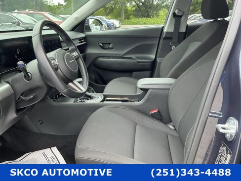 Used 2025 Hyundai Kona SEL FWD image 11