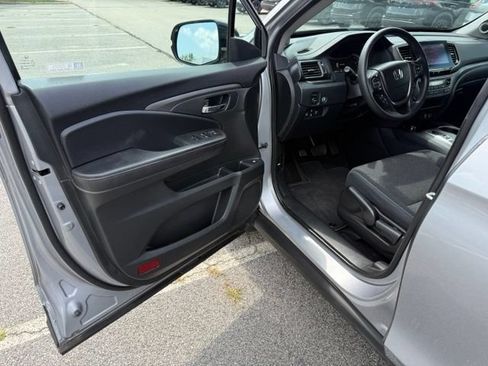 Used 2023 Honda Ridgeline Sport image 15