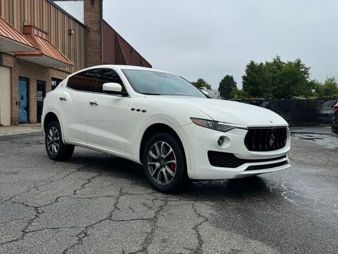 Used 2019 Maserati Levante image 8