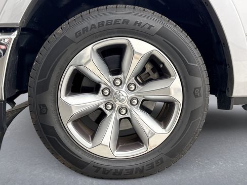 Used 2022 RAM 1500 Limited AWD/4WD image 12