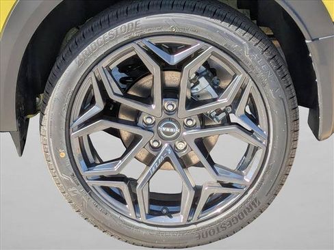 New 2026 Nissan Kicks SR w/ SR Premium Package FWD image 10