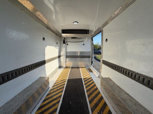 Used 2018 Ford Transit 250 148 Medium Roof w/ Exterior Upgrade Package RWD image 34