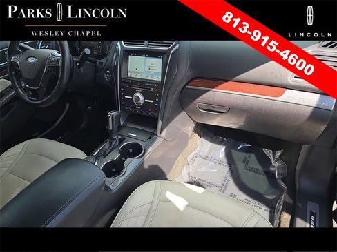 Used 2017 Ford Explorer Platinum image 10