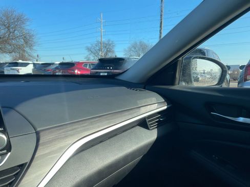 Used 2025 Nissan Altima 2.5 SV image 35