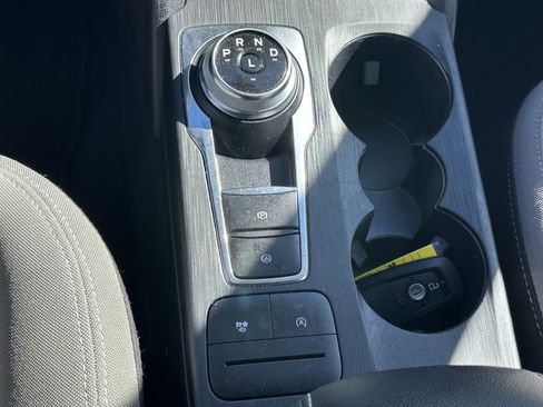 Used 2022 Ford Escape SE image 26