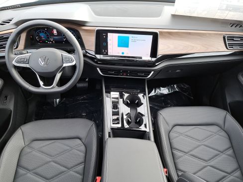 New 2026 Volkswagen Atlas SE image 9