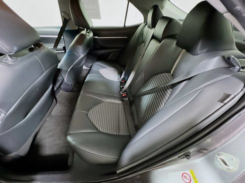 Used 2019 Toyota Camry SE FWD image 21