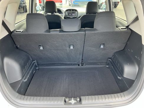 Used 2022 Kia Soul LX image 24