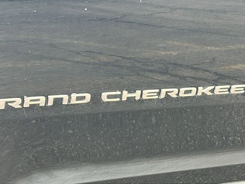 Used 2022 Jeep Grand Cherokee Limited w/ Luxury Tech Group II image 28