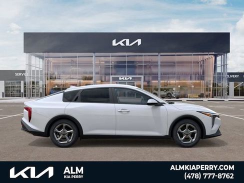 New 2026 Kia K4 LXS image 7