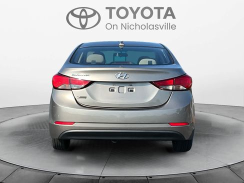 Used 2016 Hyundai Elantra SE FWD image 4