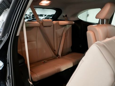 Used 2021 Toyota Highlander XLE image 31