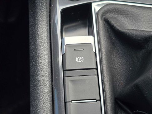 Used 2023 Volkswagen Tiguan SEL R-Line AWD/4WD image 36