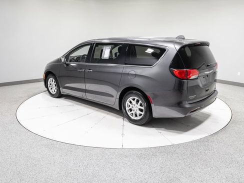 Used 2020 Chrysler Voyager LX FWD image 29