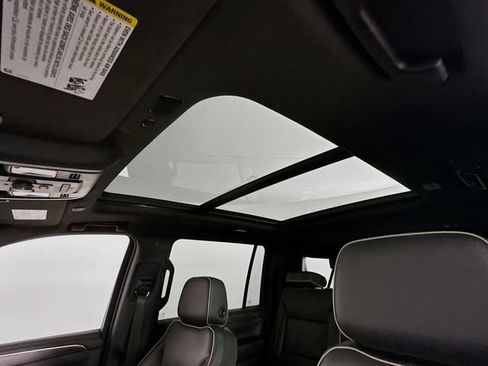 Used 2021 Chevrolet Suburban Premier w/ Premium Package image 23