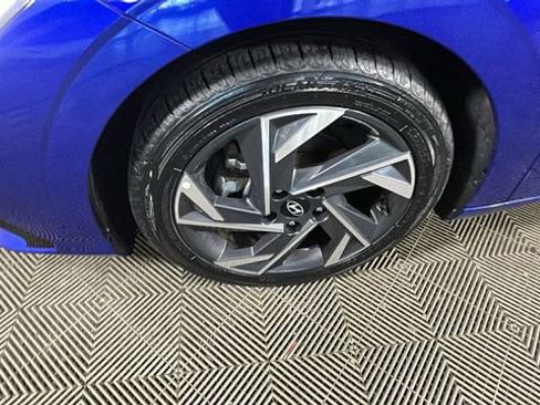 Used 2024 Hyundai Elantra SEL w/ Convenience Package FWD image 10