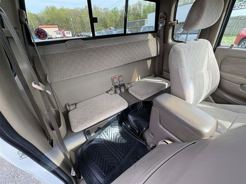 Used 2004 Toyota Tacoma 4x4 Xtracab image 17