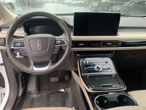 Used 2022 Lincoln Nautilus FWD w/ Premium Package image 20