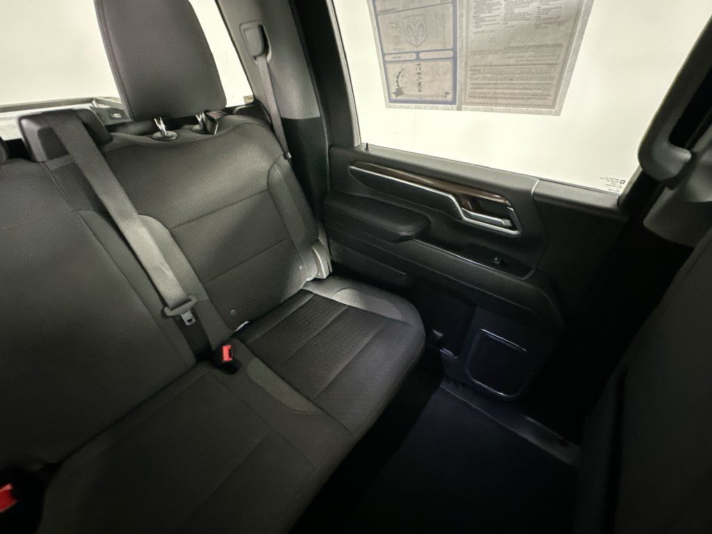 Used 2024 Chevrolet Silverado 2500 LT AWD/4WD image 14