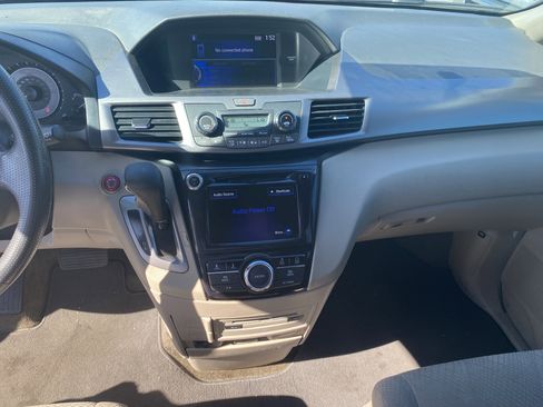 Used 2017 Honda Odyssey SE image 13