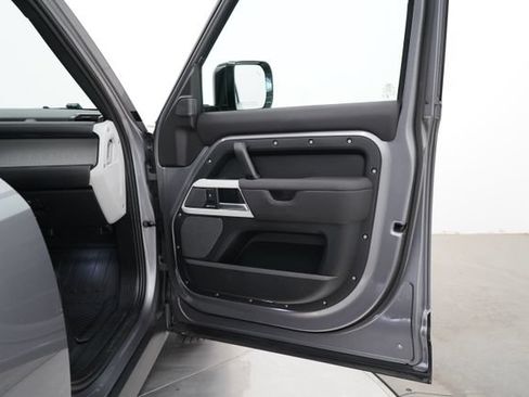 Used 2024 Land Rover Defender 110 S AWD/4WD image 58